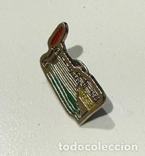 Pins de colecci&oacute;n: 4 Pins sin identificar - Foto 1
