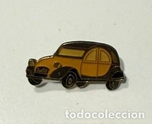 Pins de colecci&oacute;n: PIN de solapa metalico esmaltado que reproduce el m&iacute;tico coche clasico Citro&euml;n 2CV