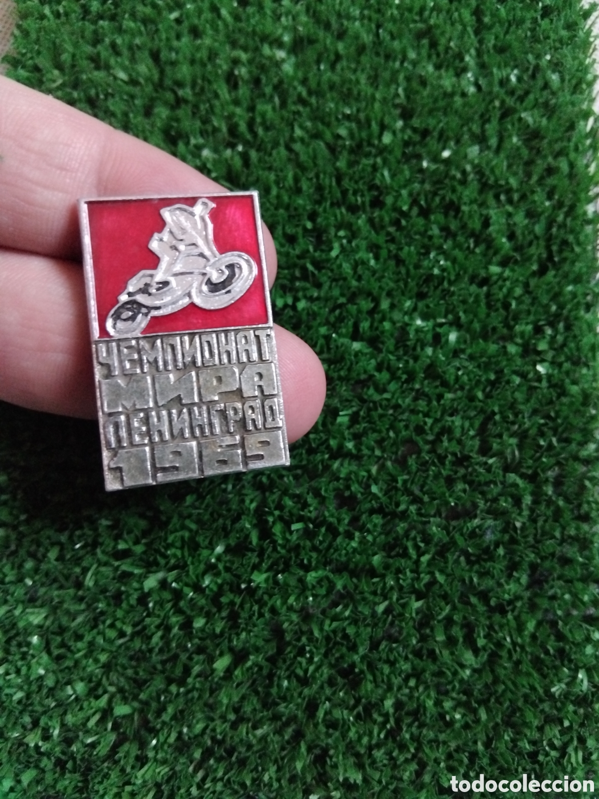 Pins de colecci&oacute;n: Pin mundial motociclismo 1969