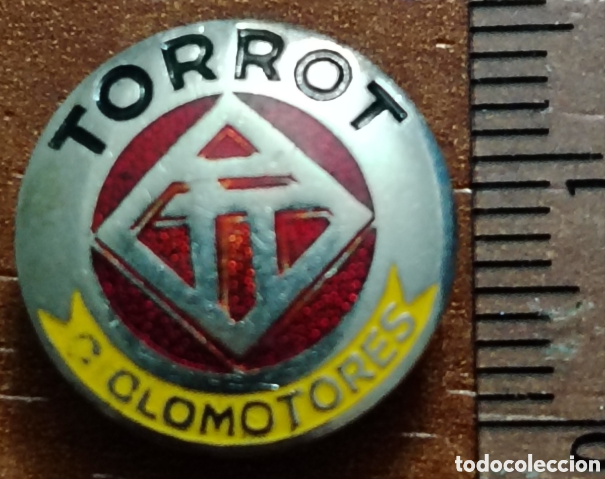 Pins de colecci&oacute;n: Insignia antigua ciclomotores Torrot
