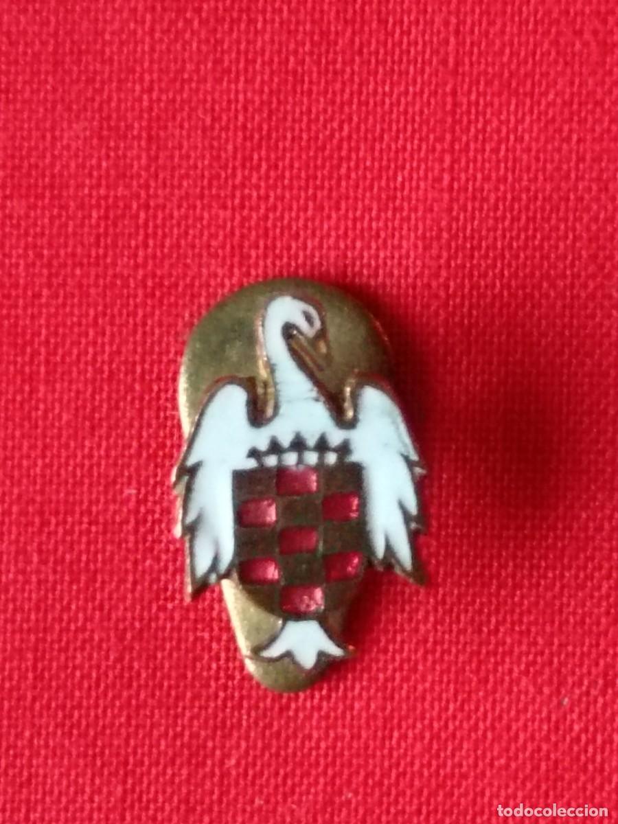 Pins de colecci&oacute;n: INSIGNIA OJAL FRENTE DE JUVENTUDES DE FALANGE ESPA&Ntilde;OLA. ORG. JUVENIL FALANGE TRADICIONALISTA Y JONS