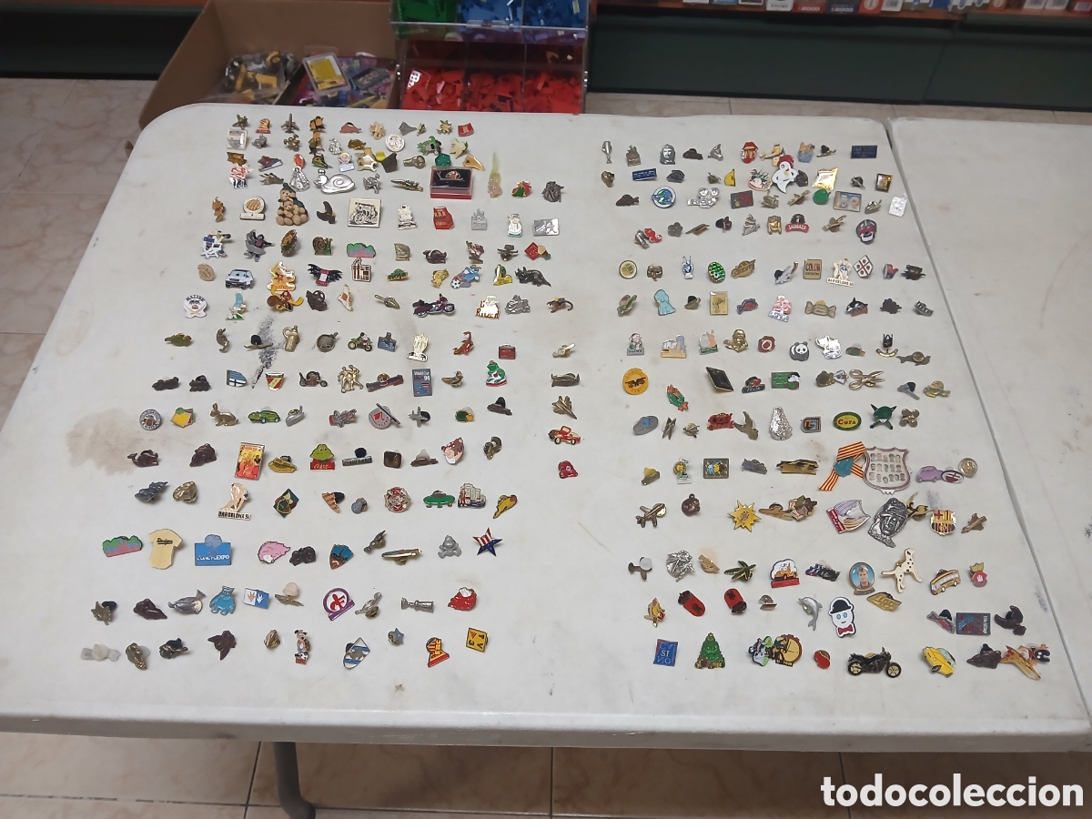 Pins de colecci&oacute;n: Gran lote de 305 pins a&ntilde;os 90/2000