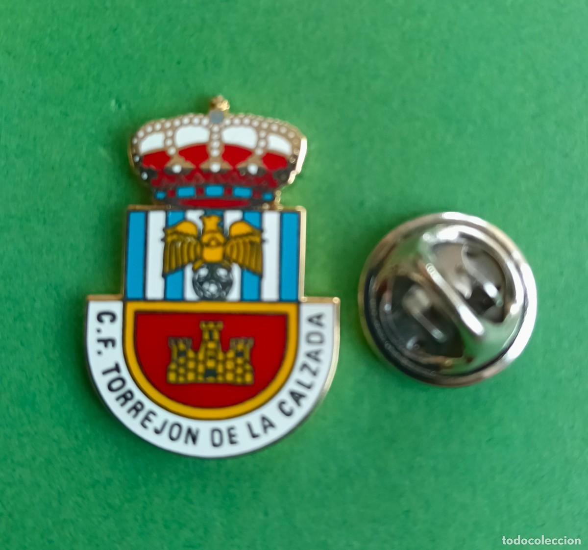 Pins de colecci&oacute;n: PIN FUTBOL - ESMALTE - TORREJON DE LA CALZADA C.F. - TORREJON DE LA CALZADA - MADRID - 130904