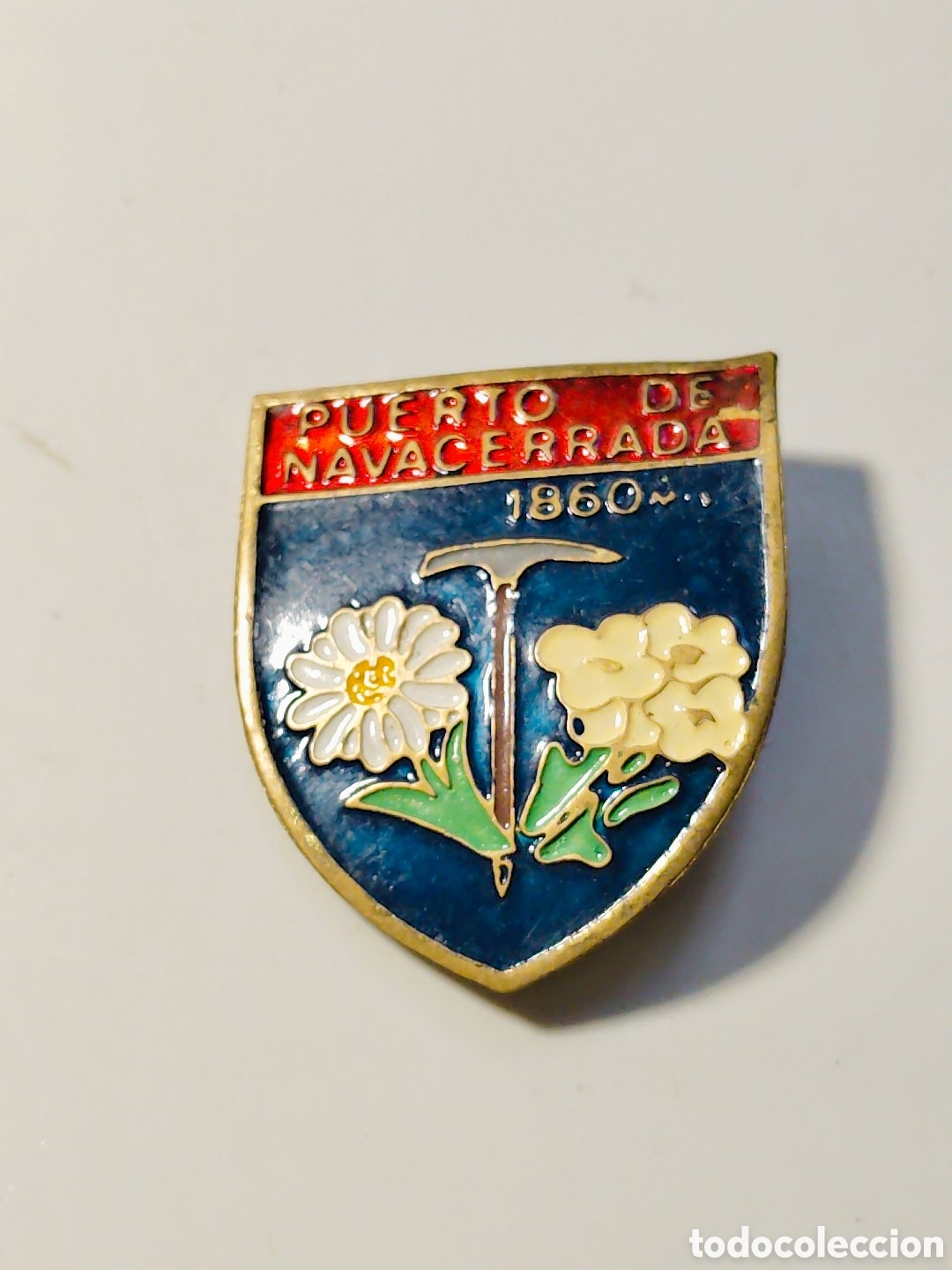 Pins de colecci&oacute;n: Pin esmaltado, nuevo sin uso. Puerto de Navacerrada 1860 mts