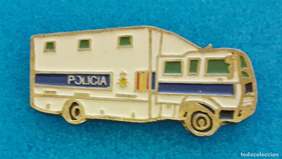 Pins de colecci&oacute;n: PIN VINTAGE CUERPO NACIONAL POLICIA