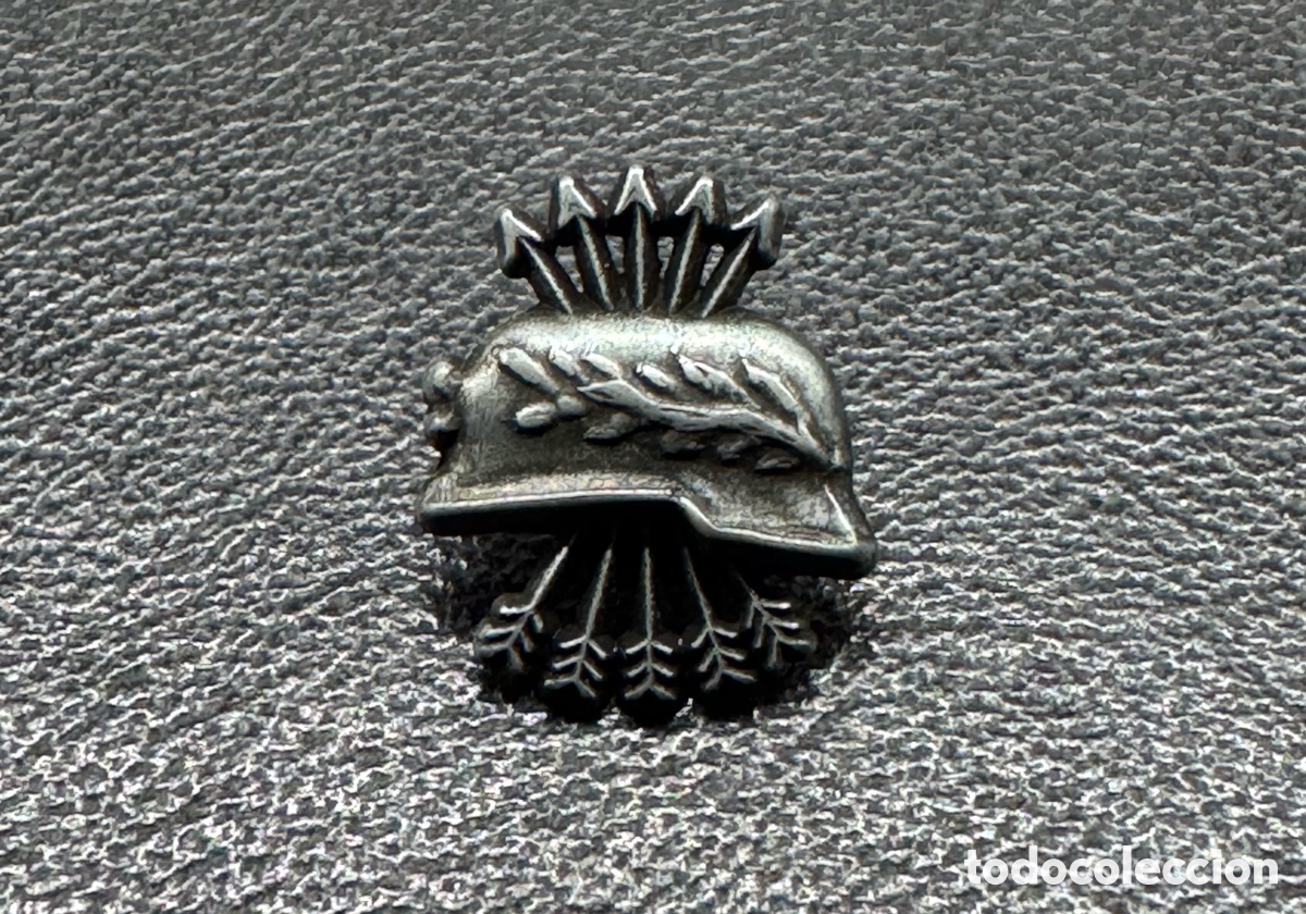 Pins de colecci&oacute;n: Insignia excombatiente Divisi&oacute;n Azul. Falange Espa&ntilde;ola. Sin marcajes
