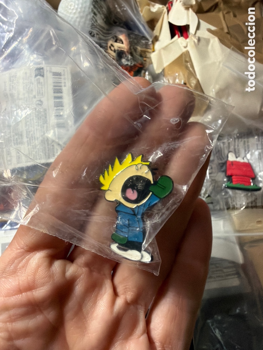 Pins de colecci&oacute;n: (I) Pin de metal calvin y hobbes