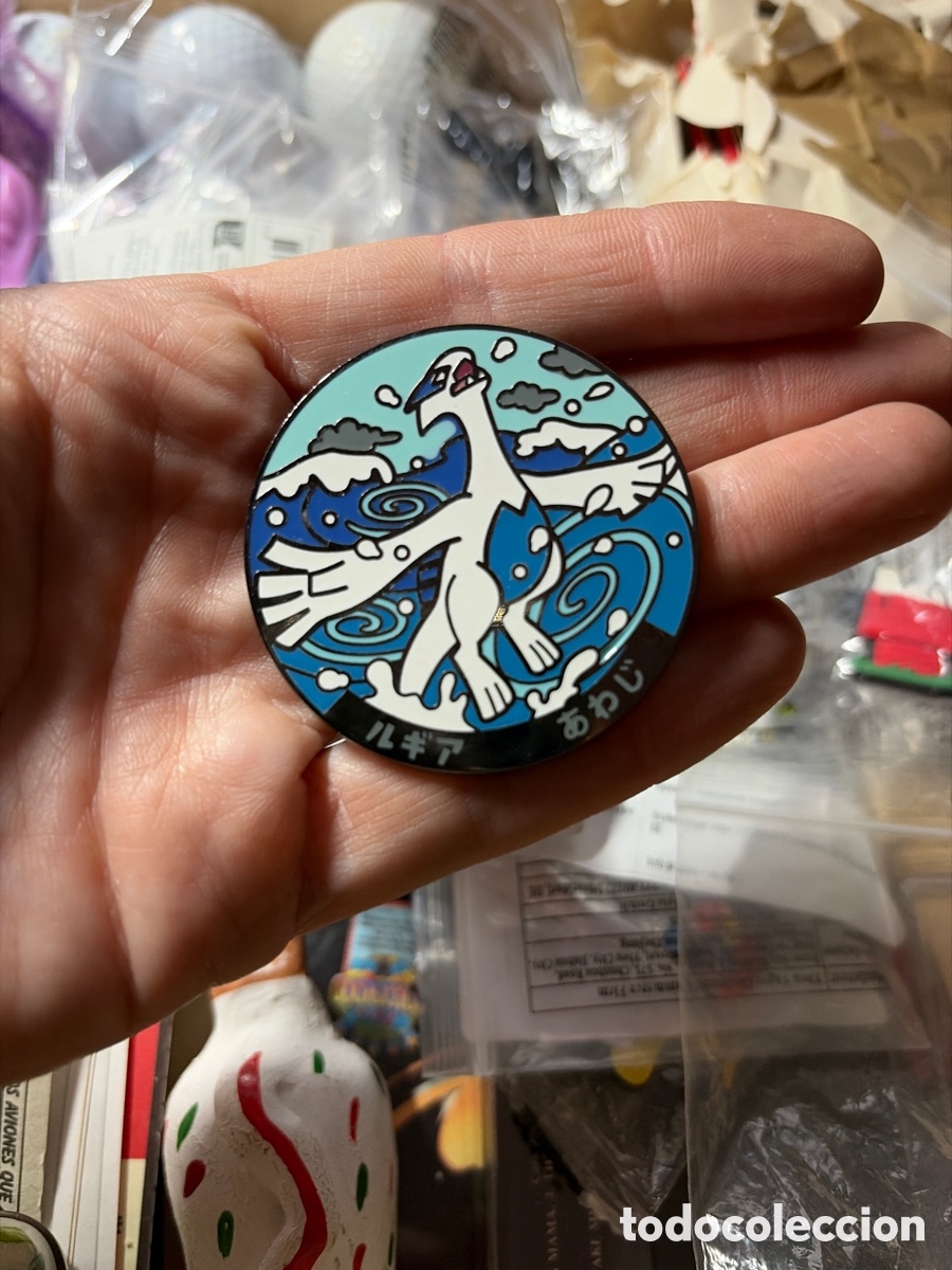 Pins de colecci&oacute;n: (I) Pin grande de metal videojuego Pok&eacute;mon Ligia