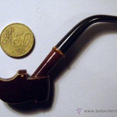 Pipas de fumar: PEQUEÑA PIPA DE CIGARRILLO DE MADERA CON FORMA DE ZUECO.