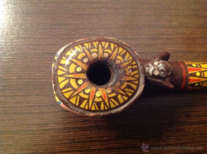 Pipas de fumar: Pipa en madera pintada azteca y labrada - Foto 2
