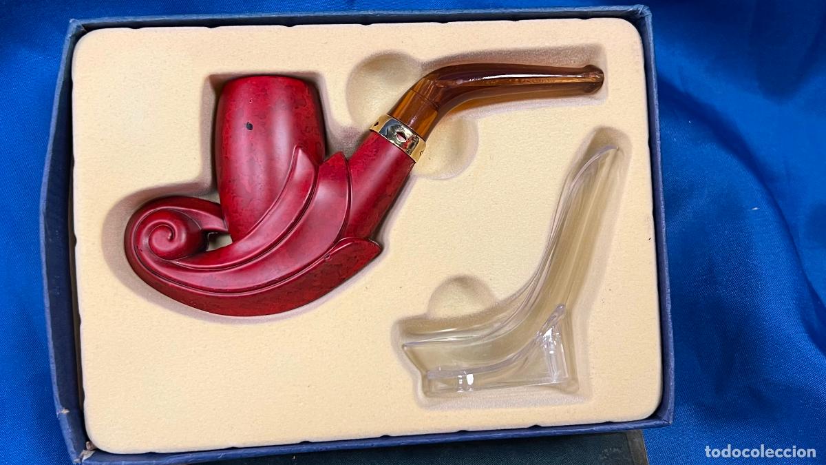 Pipas de fumar: PIPA DE FUMAR DE COLECCI&Oacute;N EN SU ESTUCHE CON DISE&Ntilde;O VOLUTADO ROJO