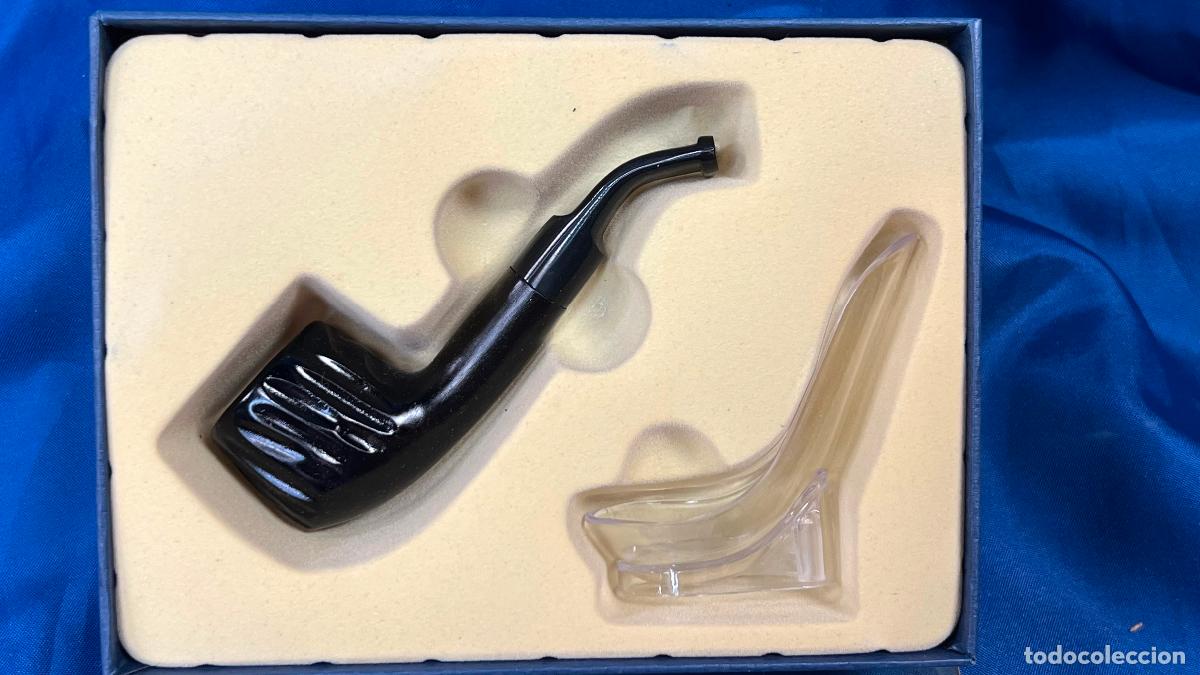 Pipas de fumar: PIPA DE FUMAR DE COLECCI&Oacute;N EN SU ESTUCHE DE SILUETA CURVA EN COLOR ROJO JASPEADO