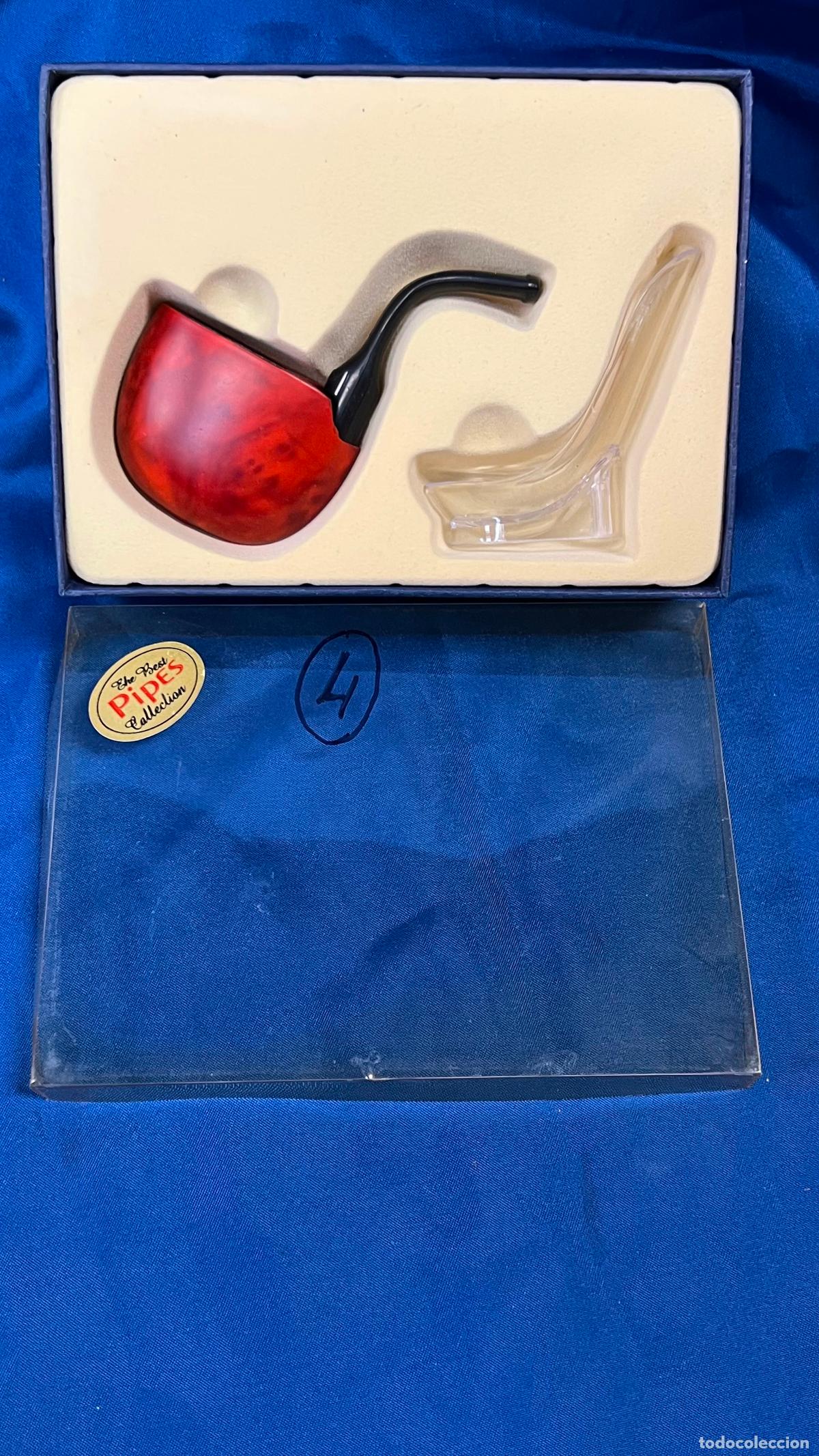 Pipas de fumar: PIPA DE FUMAR DE COLECCI&Oacute;N EN SU ESTUCHE CON CAZOLETA ESTILO &rdquo;BENT APPLE&rdquo; EN COLOR ROJO JASPEADO