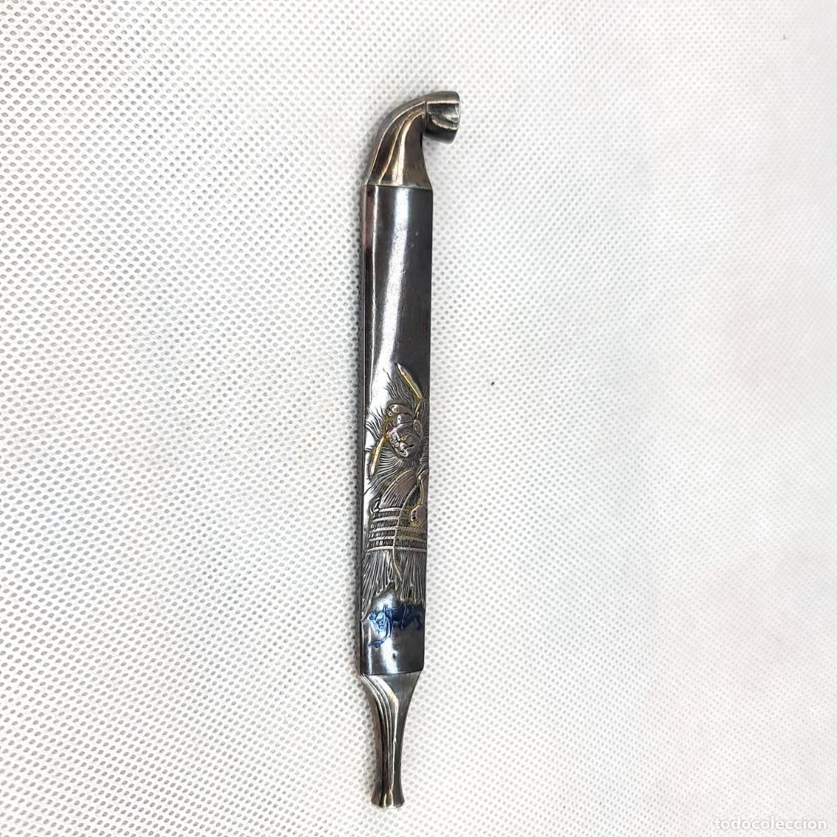 Pipas de fumar: Kiseru Pipa Japonesa Plata Ley y Detalles Oro - Relieve Personaje Mitol&oacute;gico Meiji/Shōwa