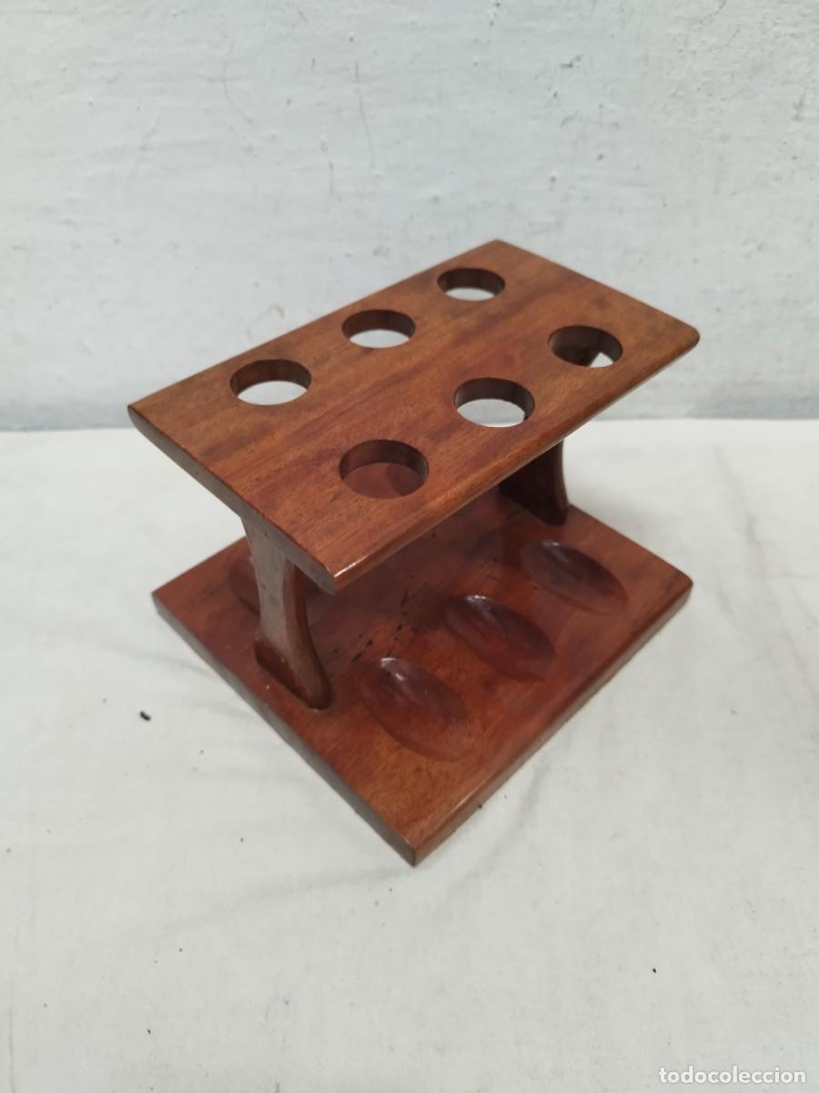 Pipas de fumar: Antiguo soporte para pipas de fumar, reposa pipas. Para seis pipas, de madera.