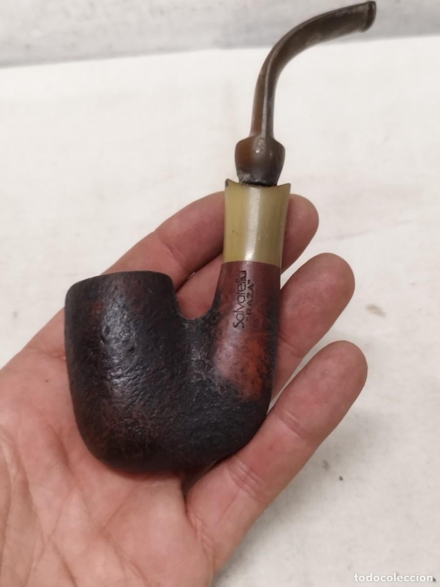 Pipas de fumar: Antigua pipa de fumar tabaco, Salvatella Raza. Con falta en la cazoleta.