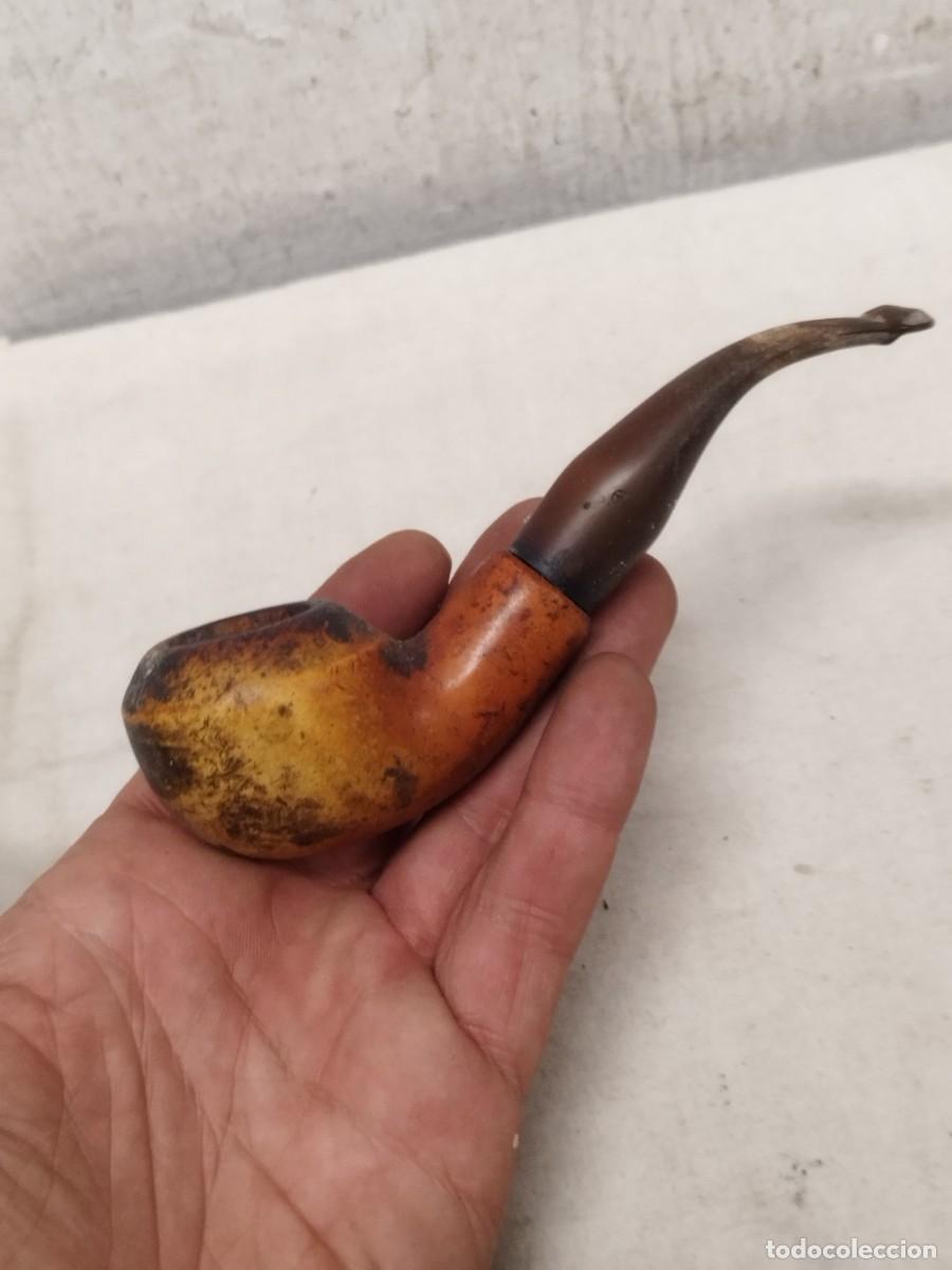 Pipas de fumar: Antigua pipa de fumar tabaco, sin marcaje a identificar. De madera.