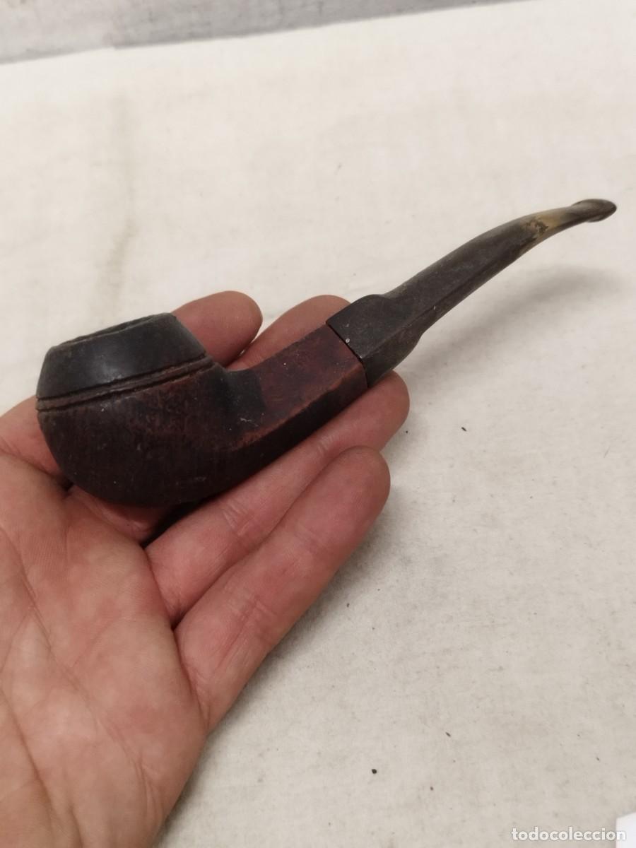 Pipas de fumar: Antigua pipa de fumar tabaco, sin marcaje a identificar.