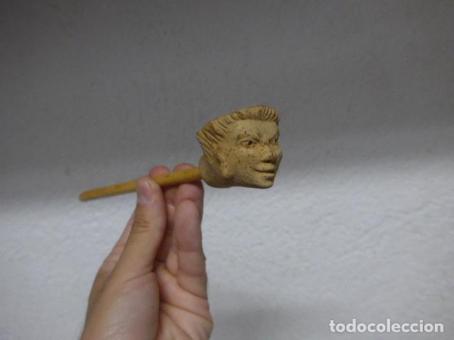 Pipas de fumar: Antigua pipa de fumar de terracota con rostro o cabeza de mujer, original.