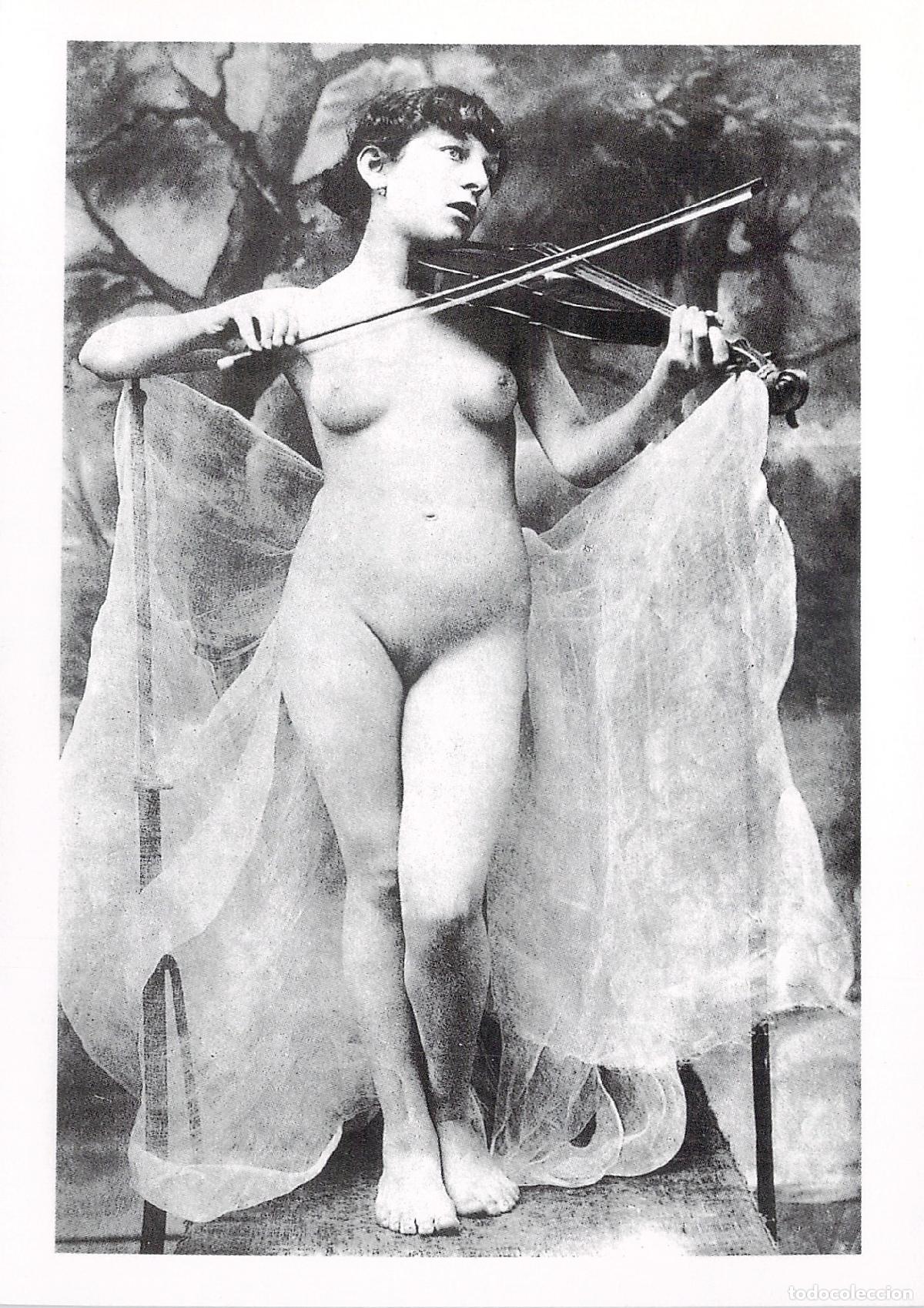 Postales: Postal de Desnudo Art&iacute;stico con Viol&iacute;n en Blanco y Negro Reproducci&oacute;n