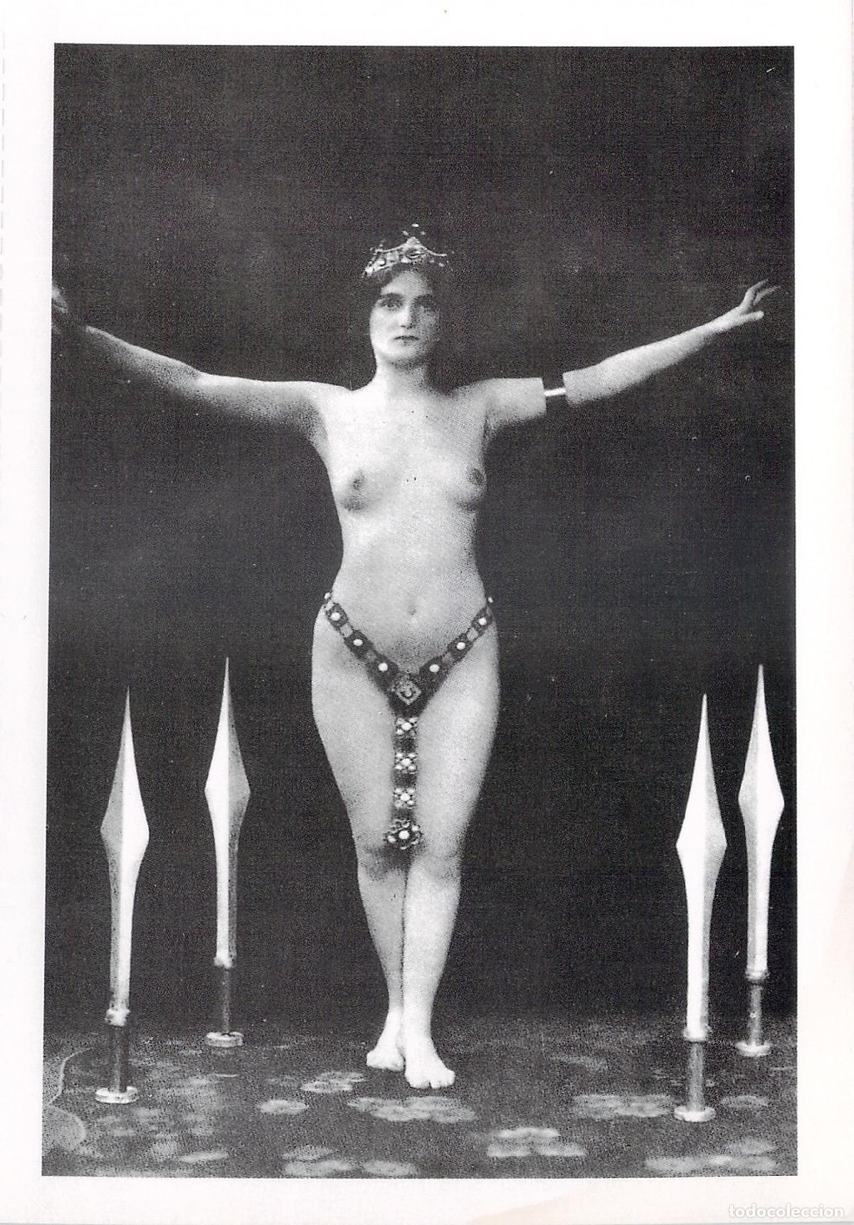 Postales: Tarjeta Postal Desnudo Art&iacute;stico Cabaret Mujer con Lanzas Reproducci&oacute;n