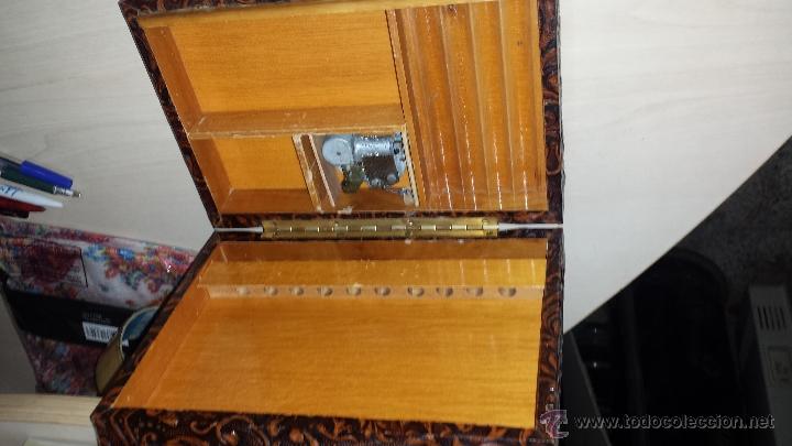 Cajas de puros: CAJA PUROS RELIEVE MUSICAL - Foto 2