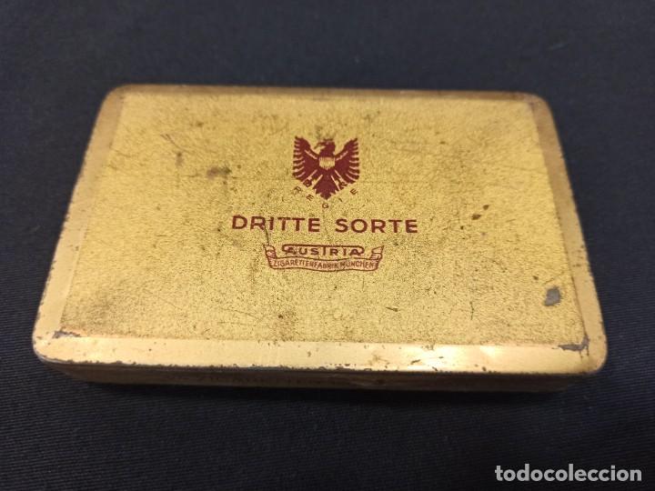 Cajas de puros: Caja met&aacute;lica Dritte Sorte. Austria. B1 - Foto 1