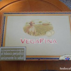 Cajas de Puros: VEGAFINA - REPUBLICA DOMINICANA - CAJA DE PUROS - 25 CORONITAS - PRECINTADA.