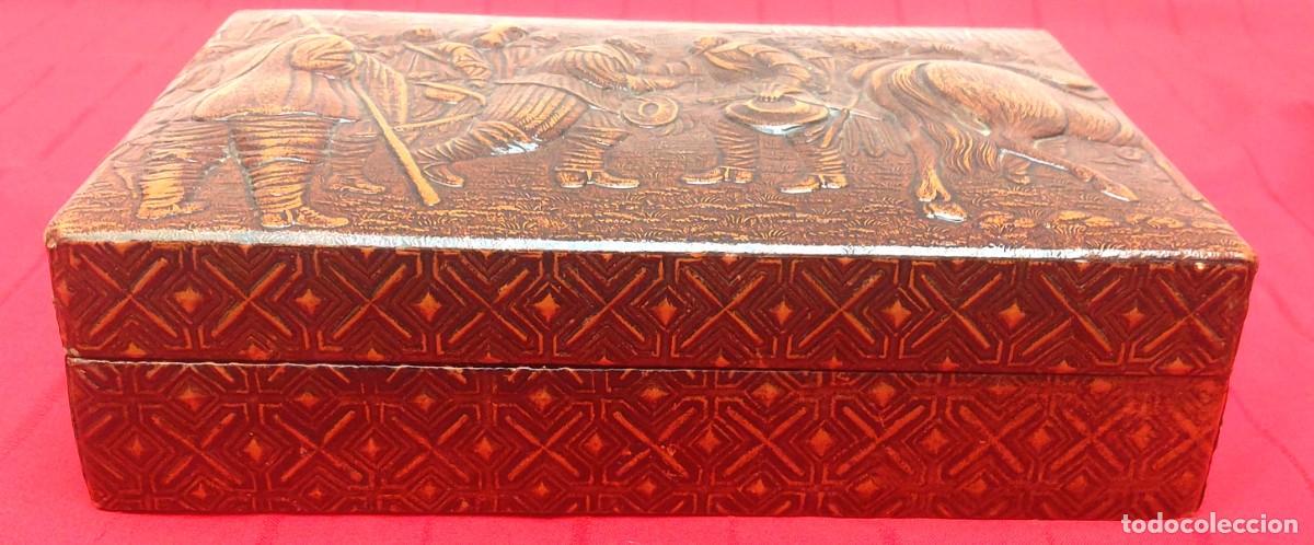 Cajas de puros: CAJA DE TABACO BAJO RELIEVE - Foto 4