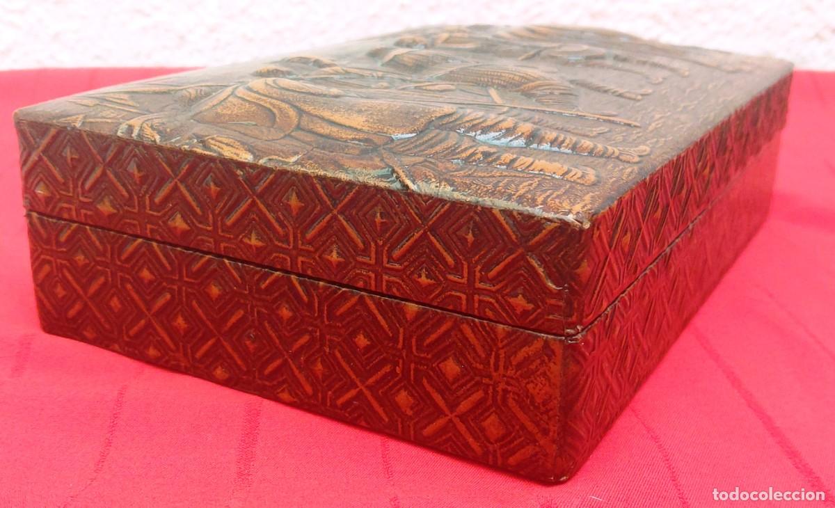 Cajas de puros: CAJA DE TABACO BAJO RELIEVE - Foto 6