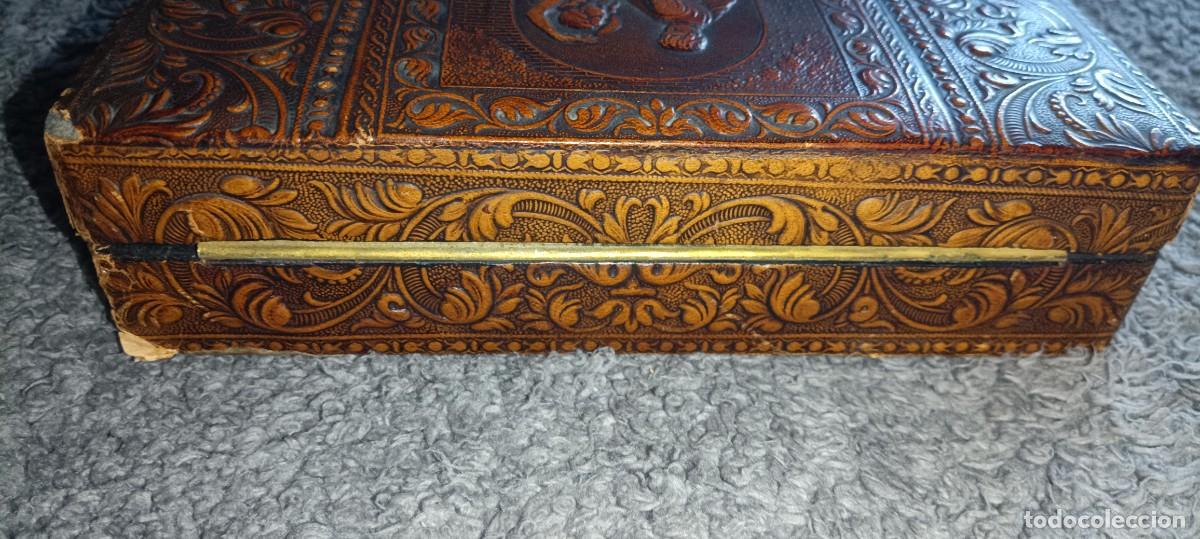 Cajas de puros: // Antigua caja repujada para tabaco - Foto 2