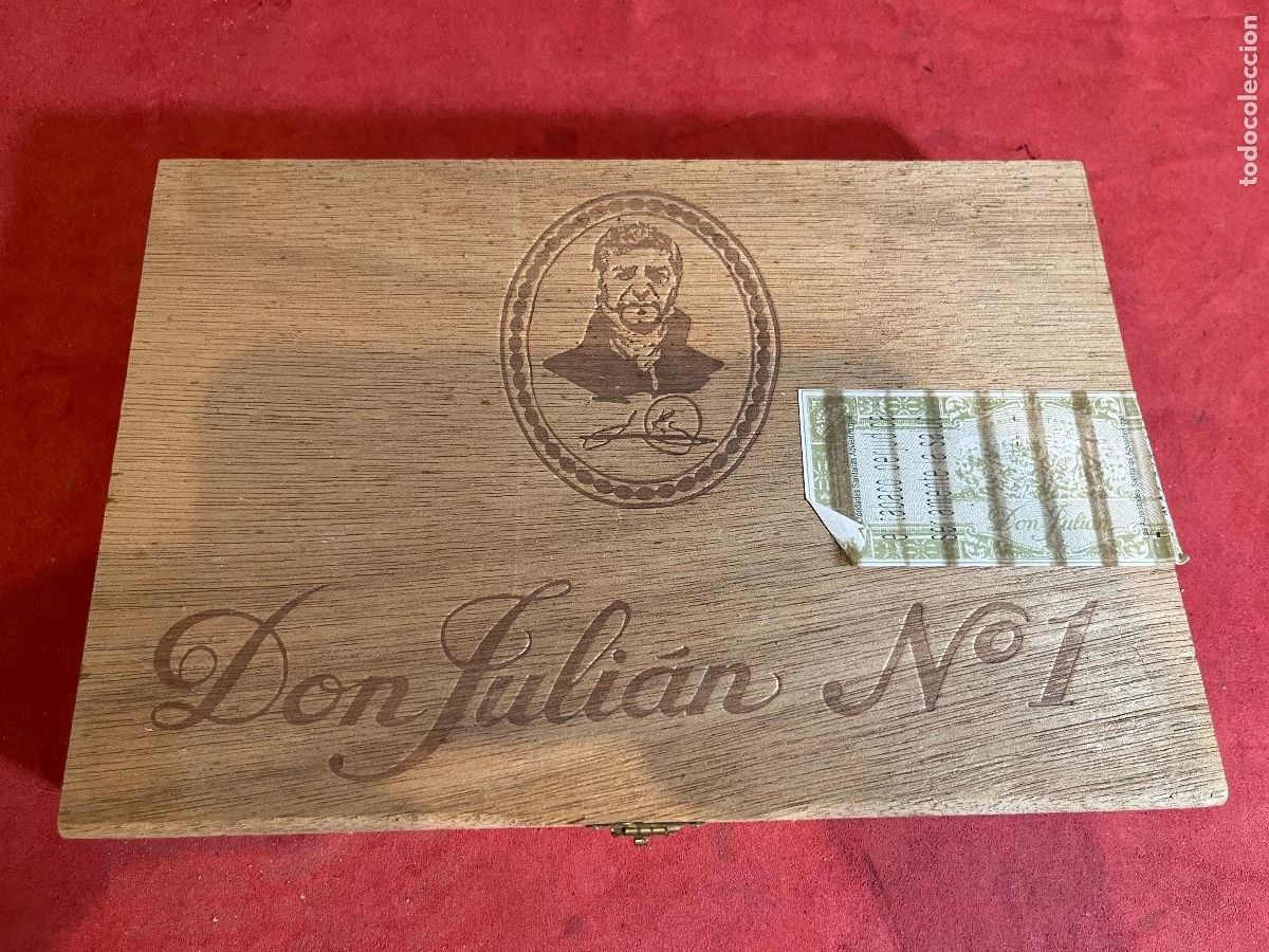Cajas de puros: Caja de puros Don Juli&aacute;n N&ordm;1 Claro &ndash; madera grabada &ndash; a&ntilde;os 80 &ndash; vintage tabacalera