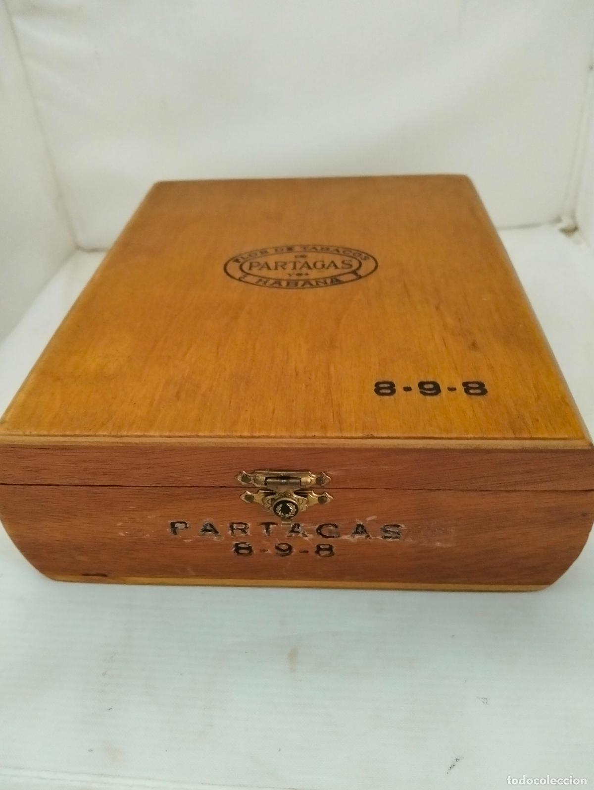 Cajas de Puros: CAJA DE PUROS DE MADERA, FLOR DE TABACOS PARTAGAS, HABANA 8-9-8, MEDIDAS 16,5 X 19 X 6 CM
