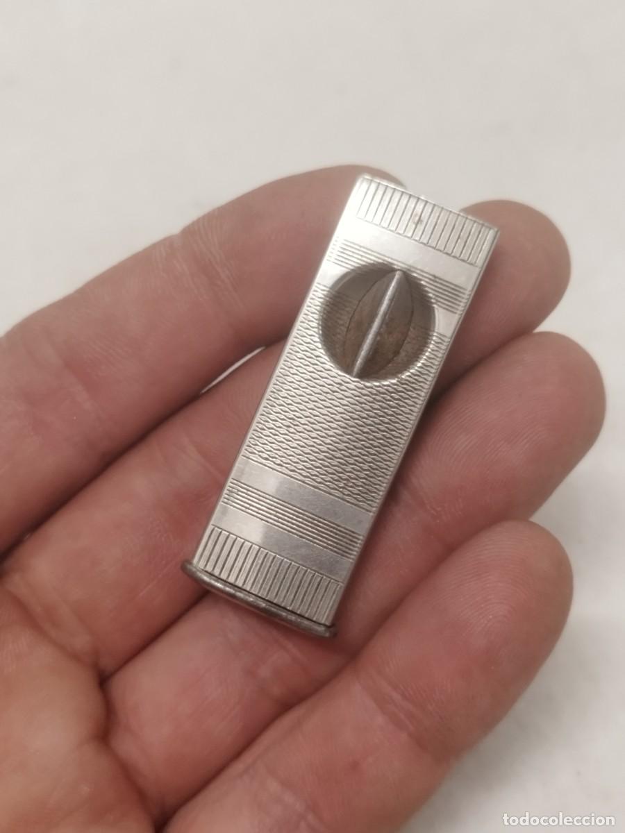 Cigar Boxes: Antiguo Cortapuros de metal plateado.