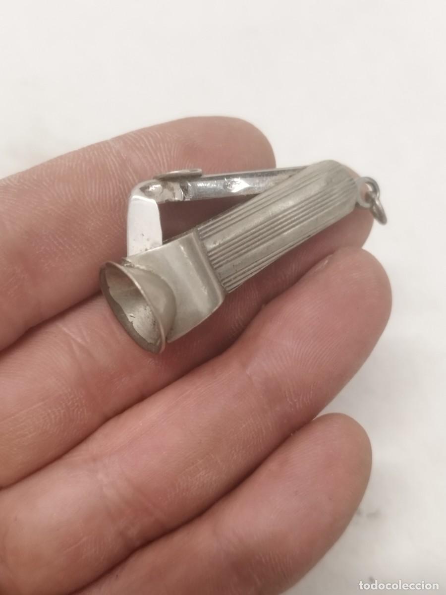 Cigar Boxes: Antiguo peque&ntilde;o Cortapuros de metal plateado.