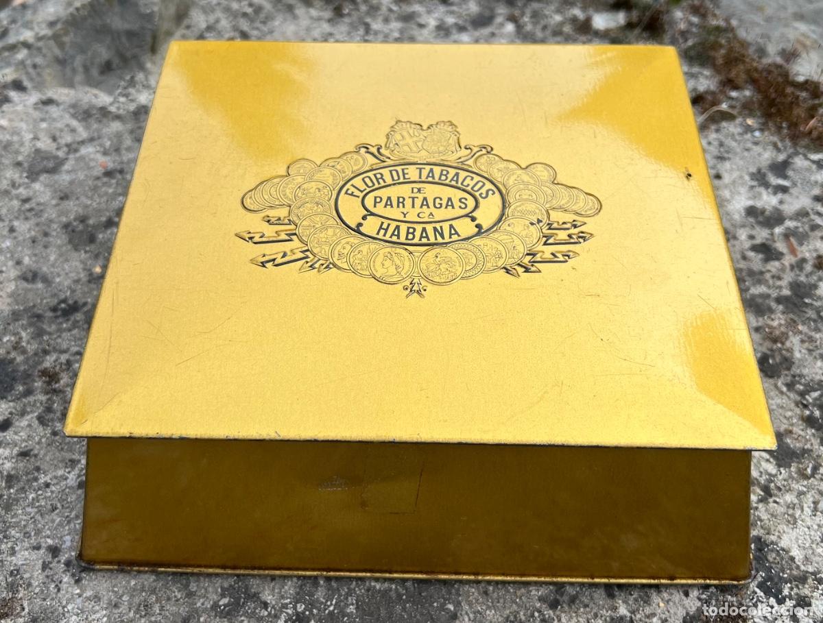 Cajas de Puros: Caja met&aacute;lica dorada de Flor de Tabacos de Partagas y Ca - Habana (Cuba) - Puros