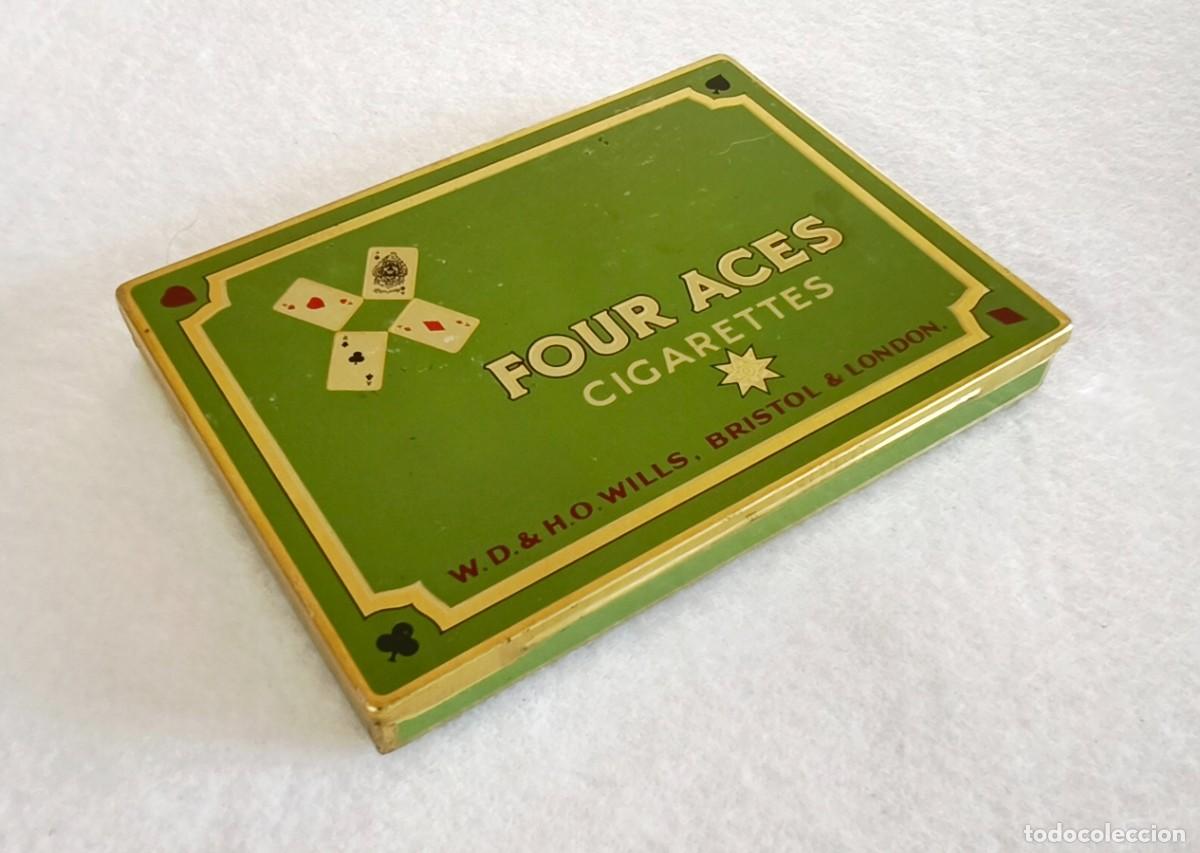 Cajas de Puros: ANTIGUA CAJA DE CIGARRILLOS FOUR ACES CIGARETTES, DE W.D. & H.O. WILLS, BRISTOL & LONDON. VAC&Iacute;A.