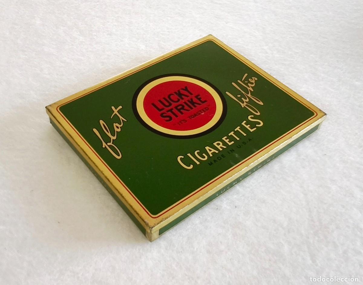 Cajas de Puros: ANTIGUA CAJA DE CIGARRILLOS LUCKY STRIKE IT&rsquo;S TOASTED, FLAT FIFTIES CIGARETTES, MADE IN USA, VAC&Iacute;A.