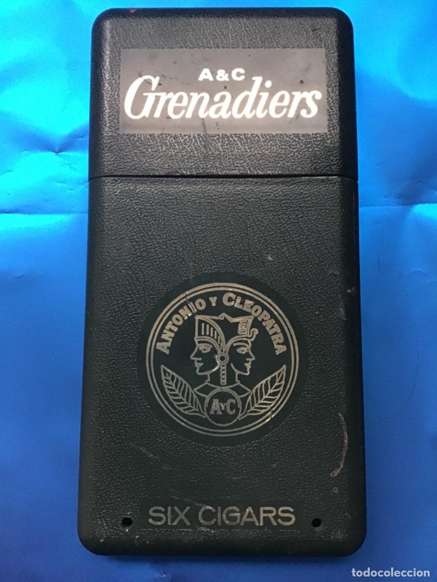 Cajas de Puros: Cigarrera para puros. A&C Grenadiers. Antonio y Cleopatra. Six Cigars. 17x9 cm.