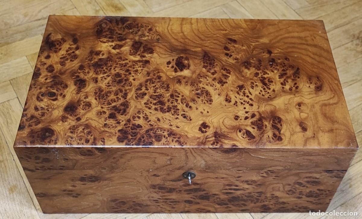 Cajas de Puros: COFRE HUMIDOR DE PUROS MADERA DE RAIZ
