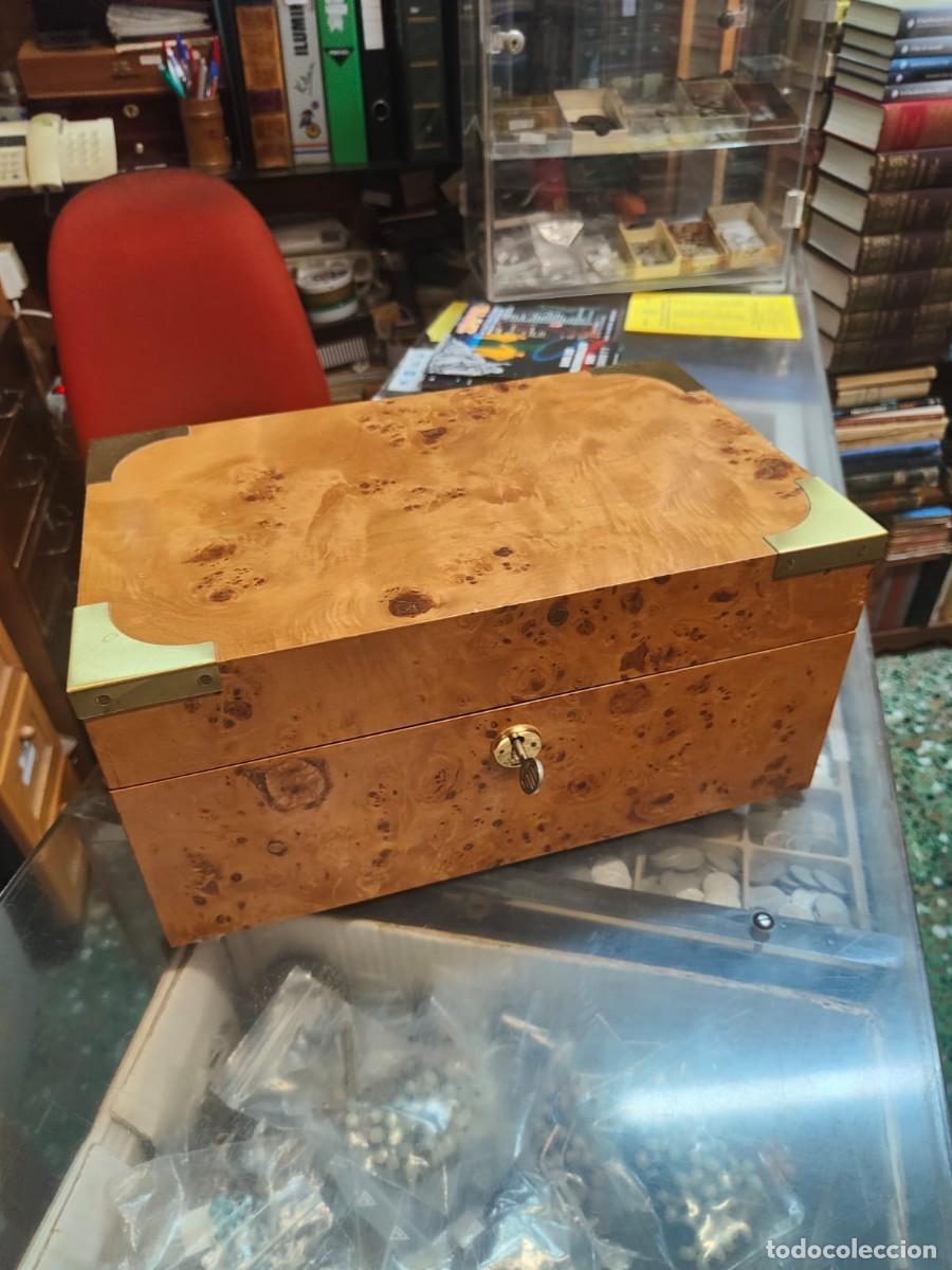 Cajas de Puros: Caja humidor de puros