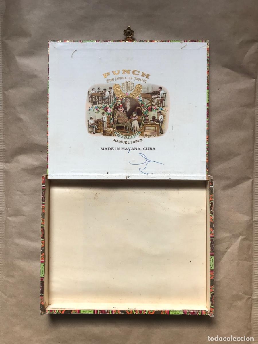 Cajas de Puros: Cajita de puros PUNCH, MANUEL LOPEZ- Regalos del PUNCH 10 - Real f&aacute;brica de tabacos, J.Valle y Ca.