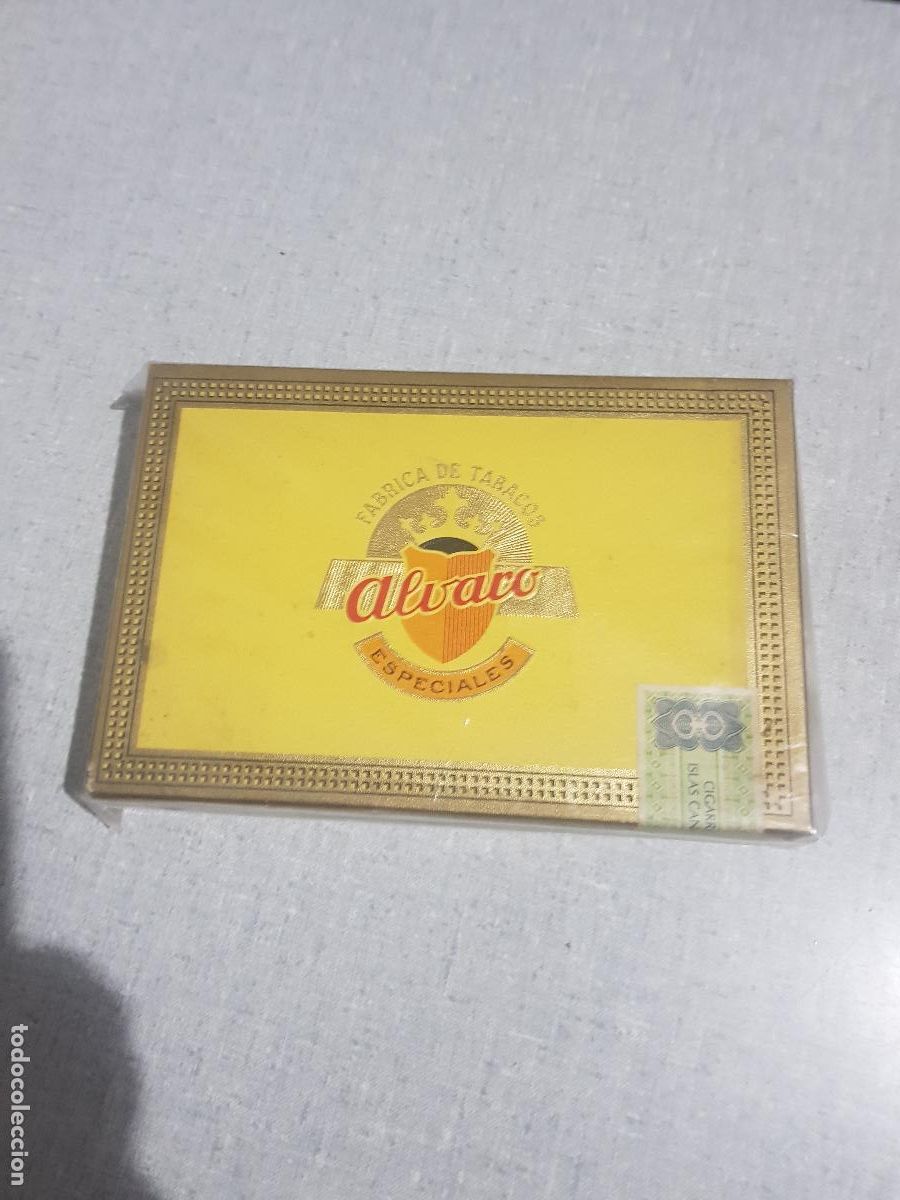 Cajas de puros: ENTERA CAJA DE PUROS ALVARO