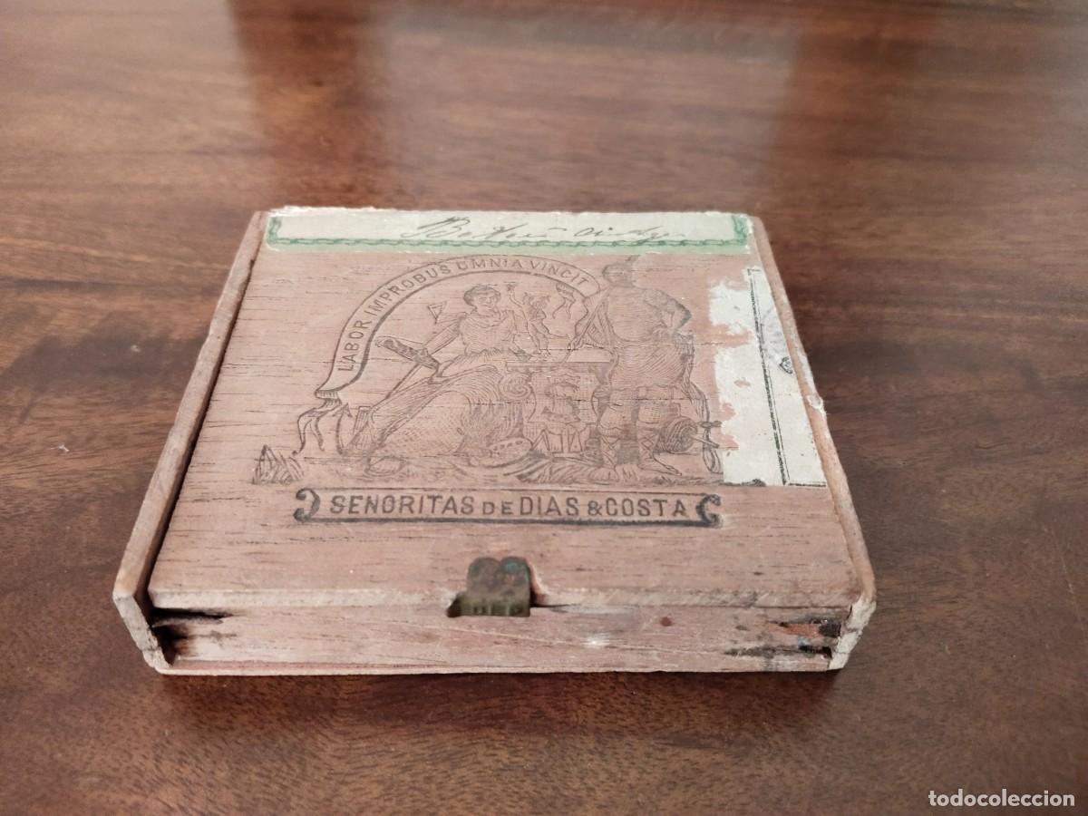 Cajas de puros: Cajita de cigarros Se&ntilde;oritas de Dias & Costa. Siglo XIX. Lisboa.