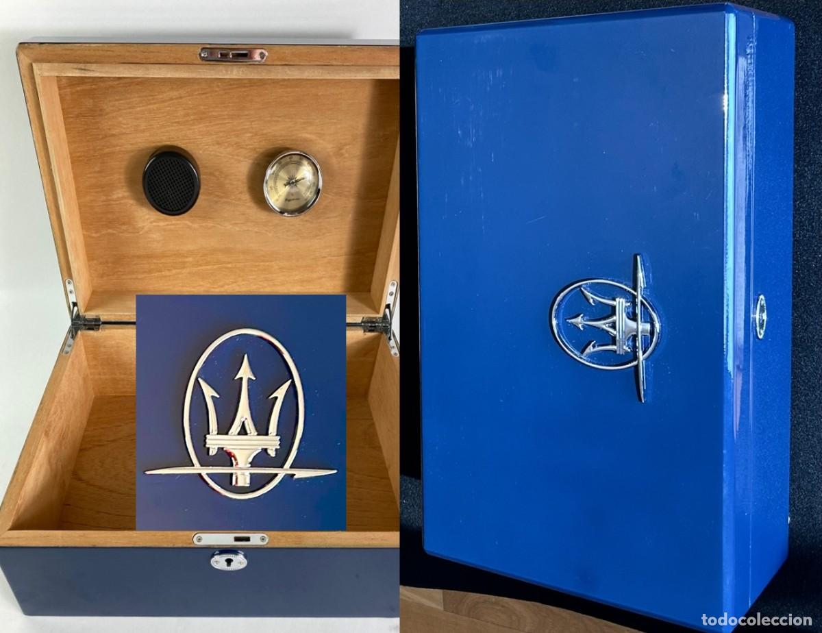 Cajas de puros: Caja para Puros en Madera Lacada azul S&iacute;mbolo Tridente MASERATI