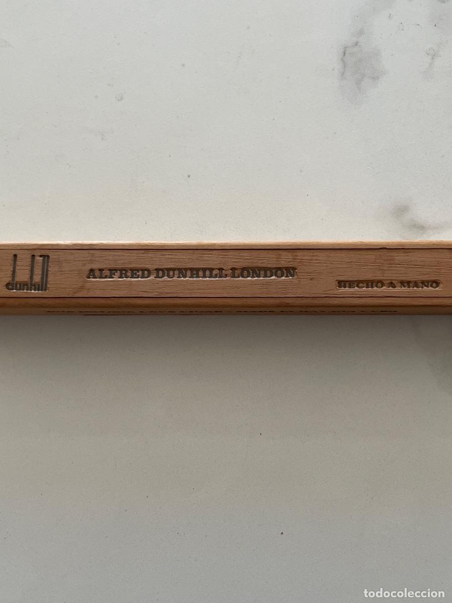 Cajas de puros: Antigua caja con habano Dunhill. Hecho en Cuba.