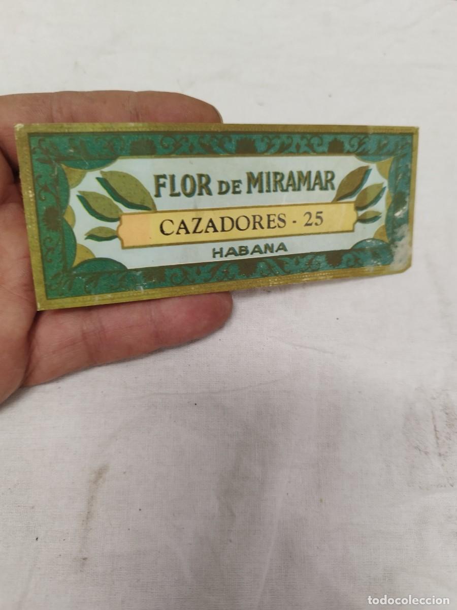 Cajas de puros: Etiqueta Antigua Puros Habanos Flor de Miramar - Cazadores 25 - Habana Pre-Embargo. Habana, Cuba.