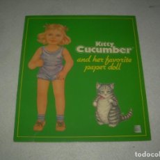 Coleccionismo Recortables: MUÑECA RECORTABLE KITTY CUCUMBER PAPER DOLL. SHACKMAN 1985. NIÑA Y GATO CUADERNO TROQUELADO. Lote 331880543