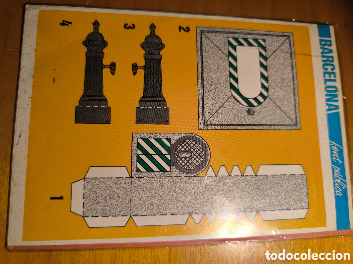 Coleccionismo recortables: Recortable Fuente P&uacute;blica de Barcelona - Foto 1
