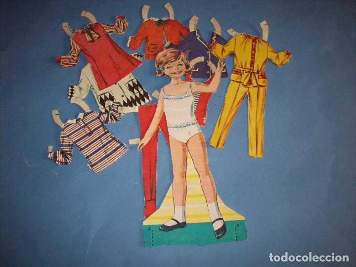 Coleccionismo recortables: recortable mu&ntilde;eca con vestidos - Foto 1